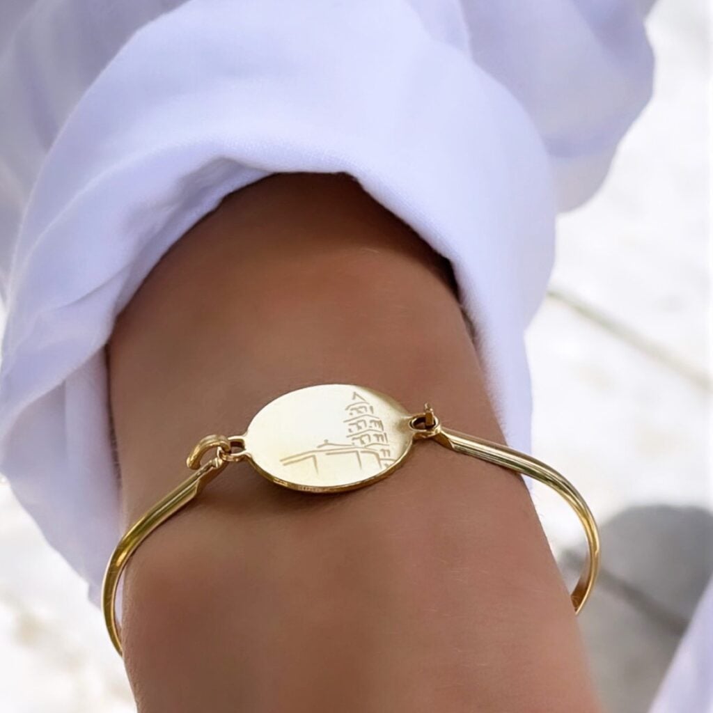 Circle shaped bracelet