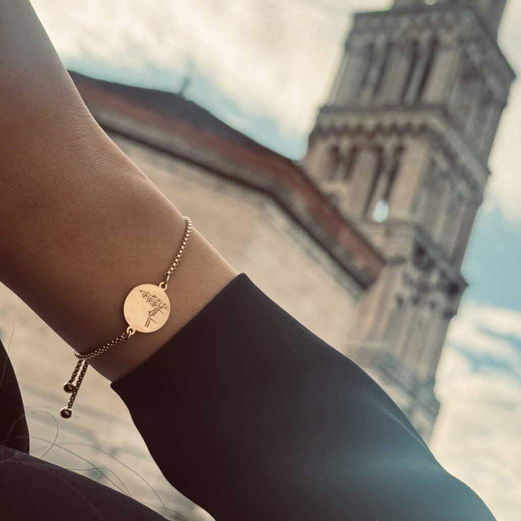 Modern bracelet